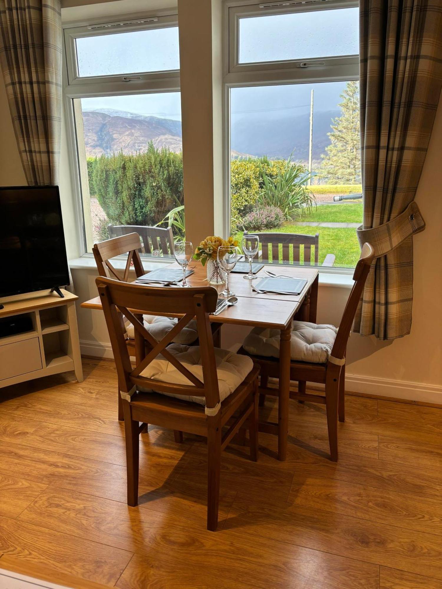 Conaglen, Glenloch View, Fort William 2-Bedroom Loch Side Flat Exterior foto